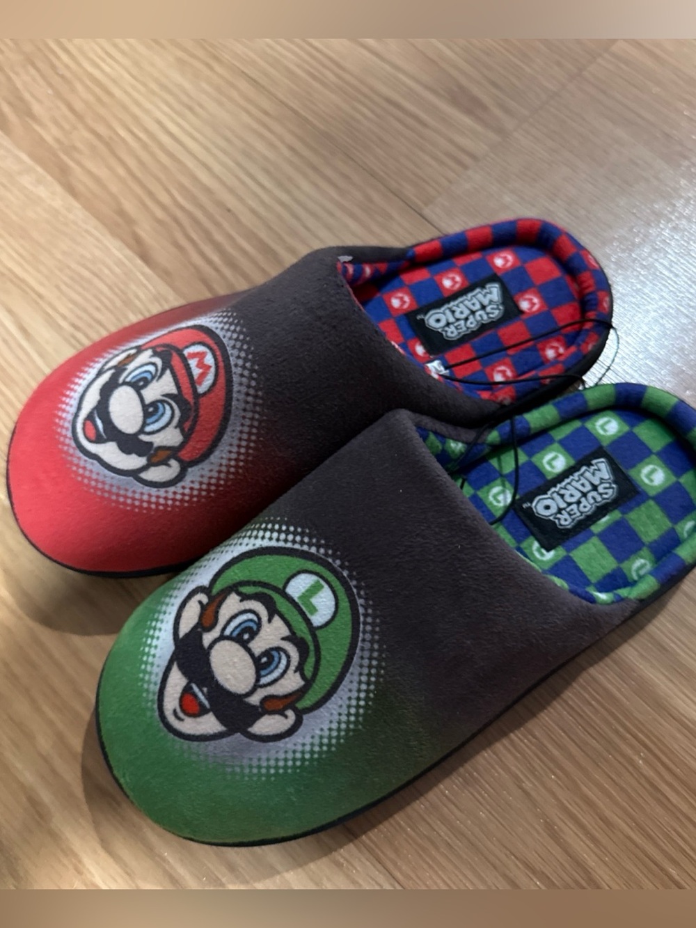 Nintendo Kids' Red & Green Character Slippers size 2/3, 13/1 NEW
